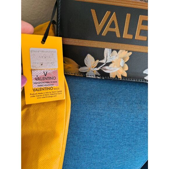 Nwt big Valentino clutch - Picture 3 of 6